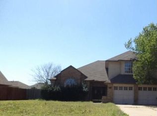 521 Mercer St, Grand Prairie, TX 75052