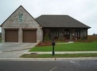 8738 Grand View Dr, Baton Rouge, LA 70809