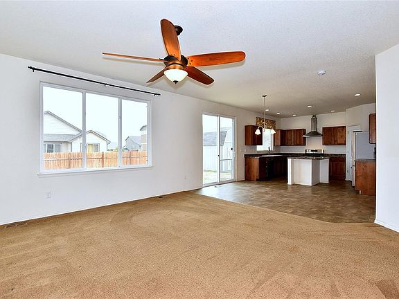 3rd image of 510 Planter Ln
