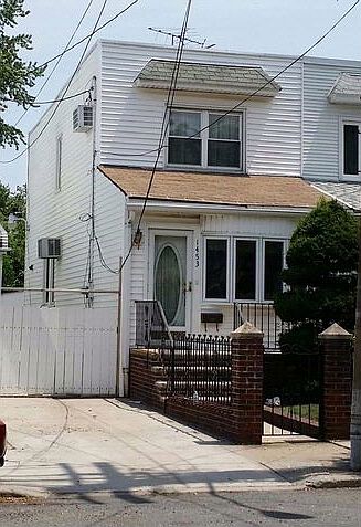 1st image of 1453 E 53rd St