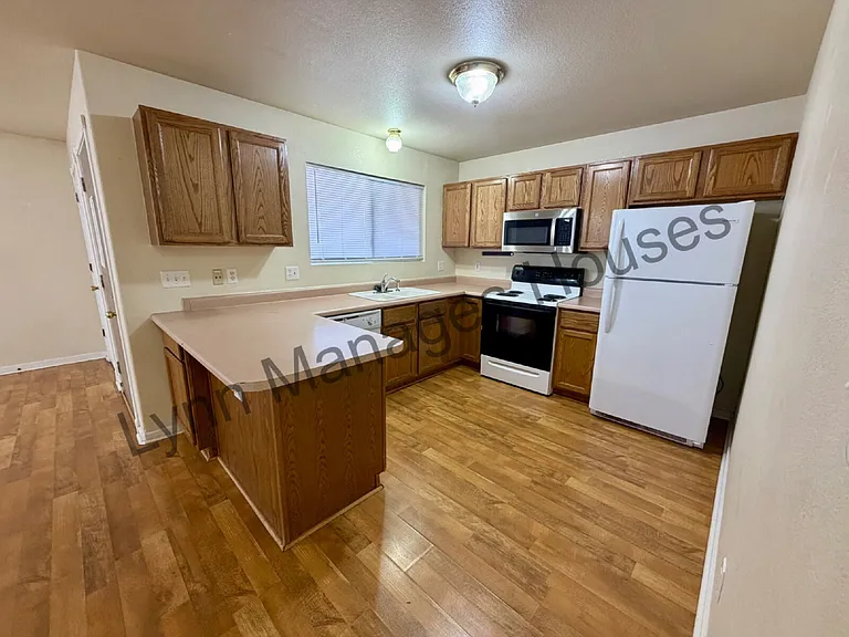 1210 Cleveland Ave #1 — Photo 2