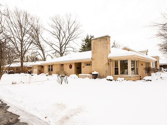 2nd image of 6869 N Moselle Ave