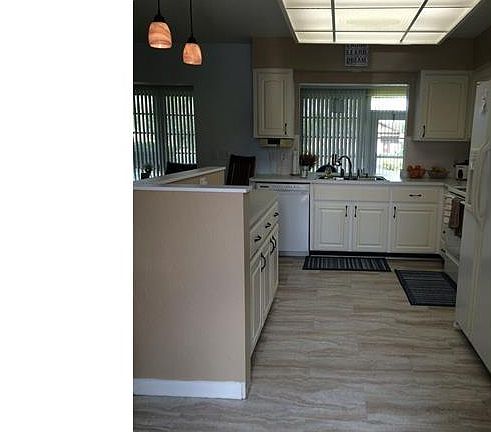 3rd image of 4125 Lakewood Blvd