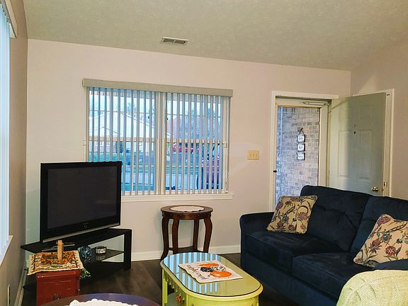 3rd image of 6364 Village Oak Ct