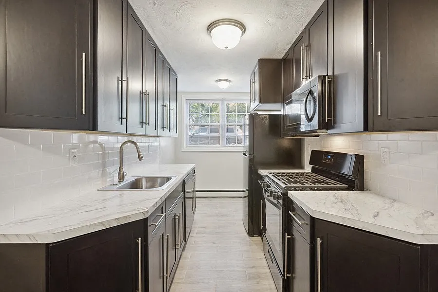 86 Hillyer Street Apartments