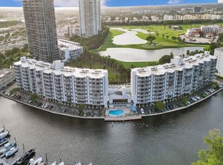200 Diplomat Pkwy APT 225, Hallandale Beach, FL 33009
