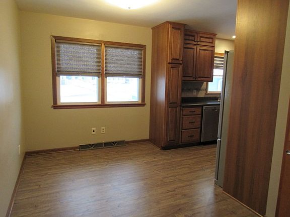 5th image of 841 Southhaven Dr