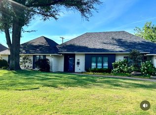 2916 Charing Cross Rd, Oklahoma City, OK 73120