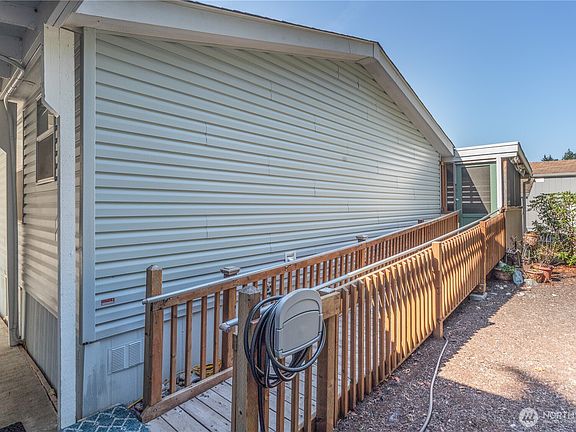 4th image of 6630 NE Aquarius Lane