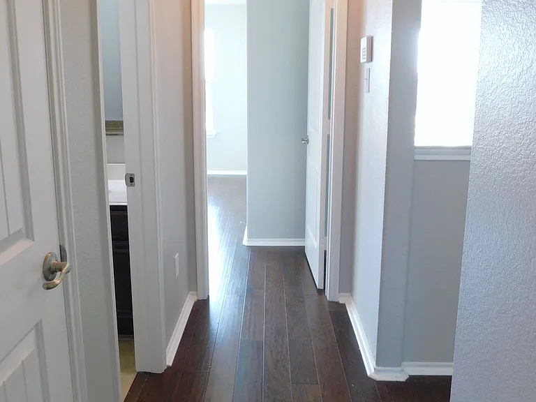 14904 Riverside Dr — Photo 27