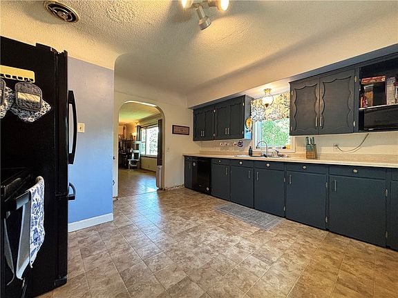 3rd image of 1104 Lee Street