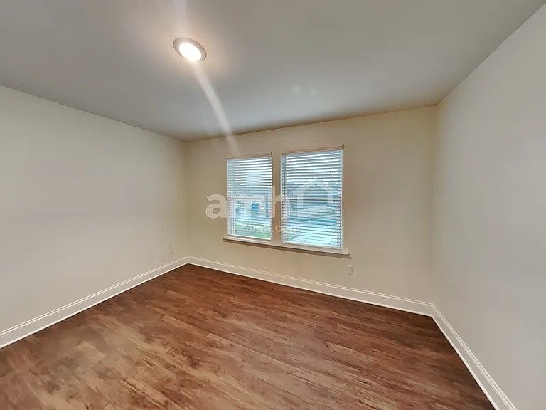 3880 Chivalry Dr — Photo 17