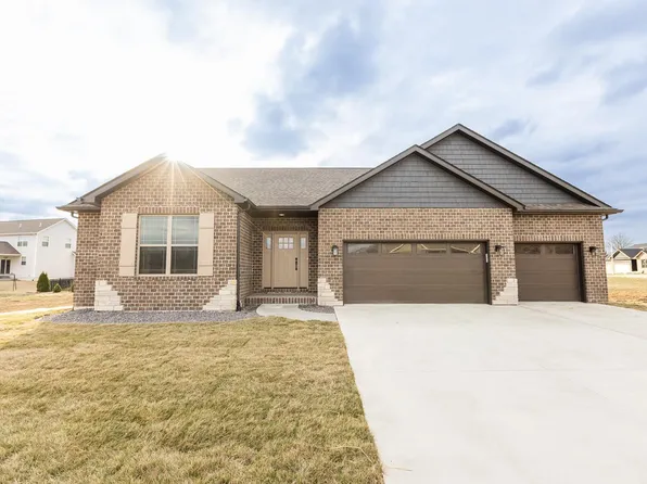 615 Mortar St, Mascoutah, IL 62258