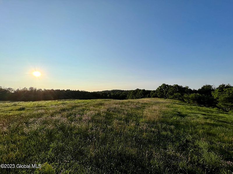 4th image of 57-71 Mountain View Drive