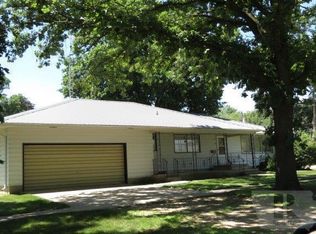 117 N 5th St, Sheffield, IA 50475