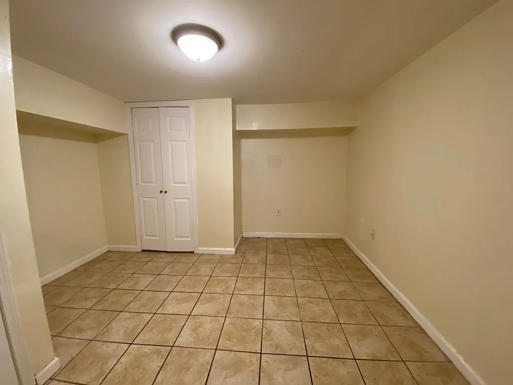 3 bed, 1100 sqft, $1,400 — Photo 4