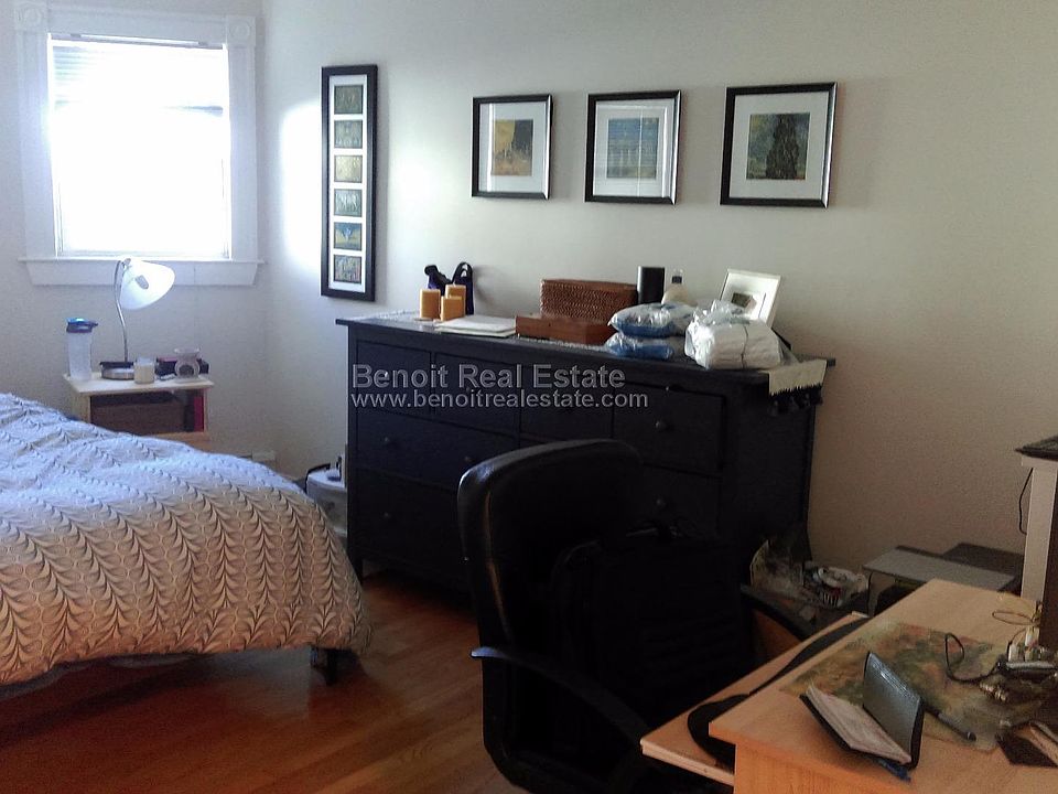 2nd image of 10 Victoria St #3