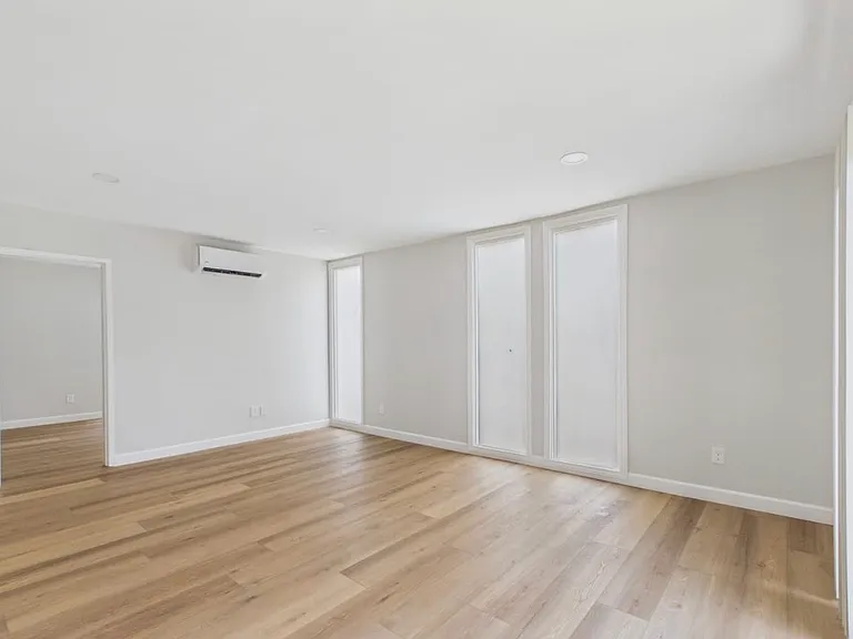 125 Harkness Ave #13 — Photo 8
