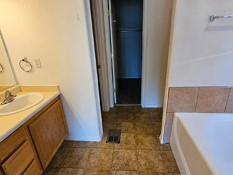 2897 Ancho Ave — Photo 7