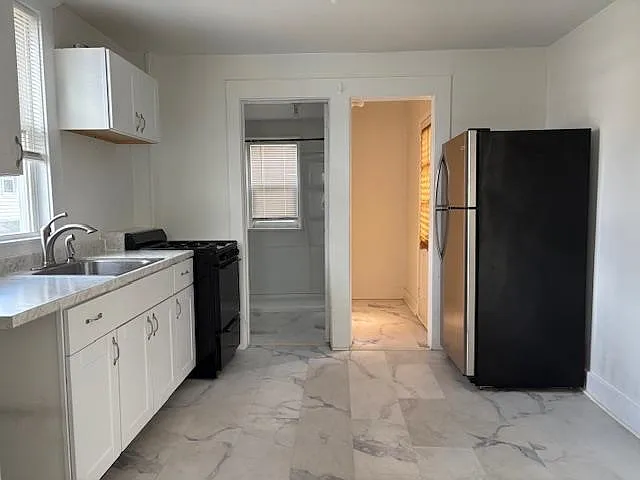 166 Rochelle Ave #2 — Photo 2