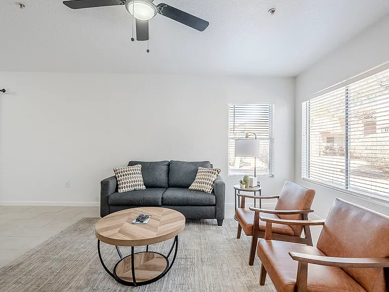 1564 N Paseo La Tinaja — Photo 10