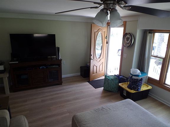 4th image of 1546 Jenkins Rd