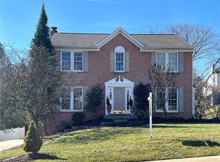 150 Stonewood Dr, Bethel Park, PA 15102