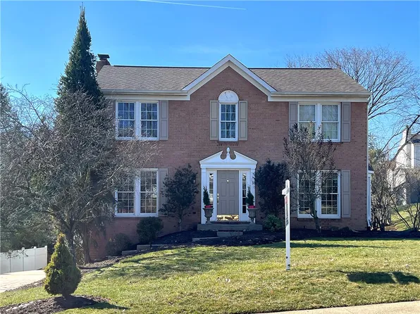 150 Stonewood Dr, Bethel Park, PA 15102