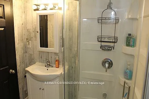 376 Dwight Ave — Photo 24