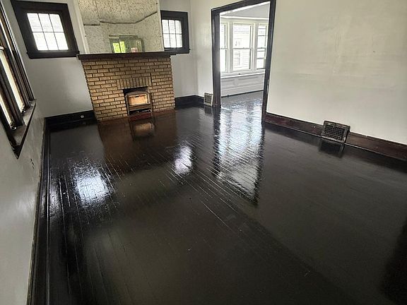 3rd image of 13309 Benwood Ave #Up
