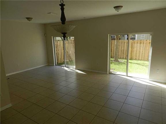 4th image of 14110 SW 51st Ct