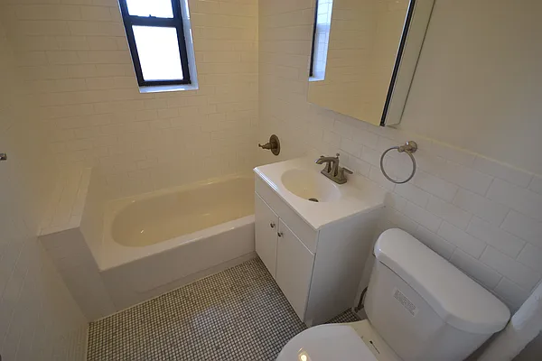 Rented by Silverstein Collection LLC  | media 18