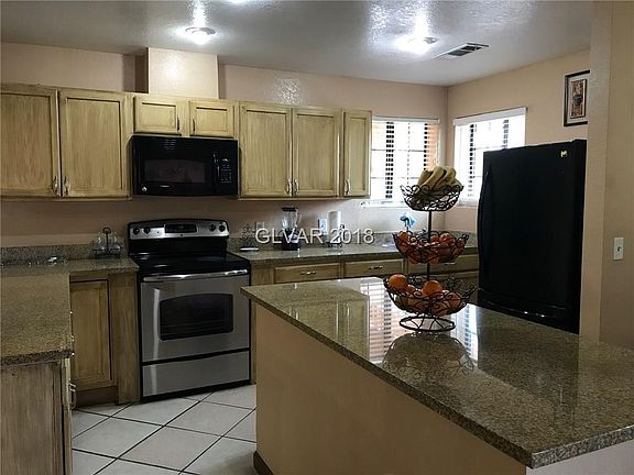 3rd image of 1776 Rockwell Ln
