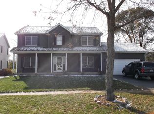 464 Cross Arm Dr, Grayslake, IL 60030