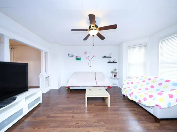 39 Reynolds Street image 4 of 23