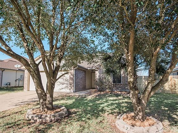 3rd image of 3811 Westfield Dr