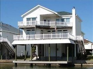 407 Westerly Dr, Tiki Island, TX 77554