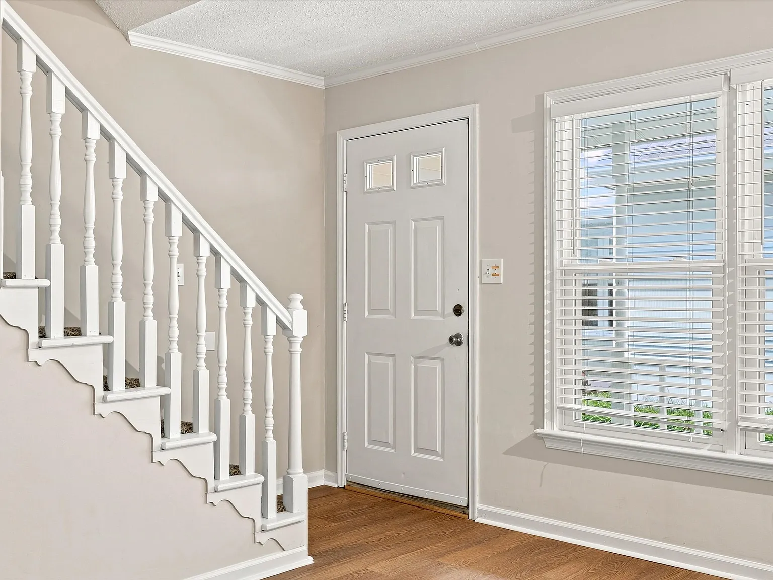 3 bed, 2.5 bath, 1280 sqft, $2,350 — Photo 4