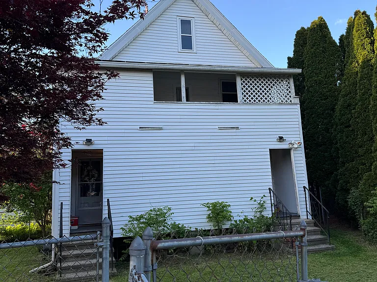 8 Old State Rd #2 — Photo 2