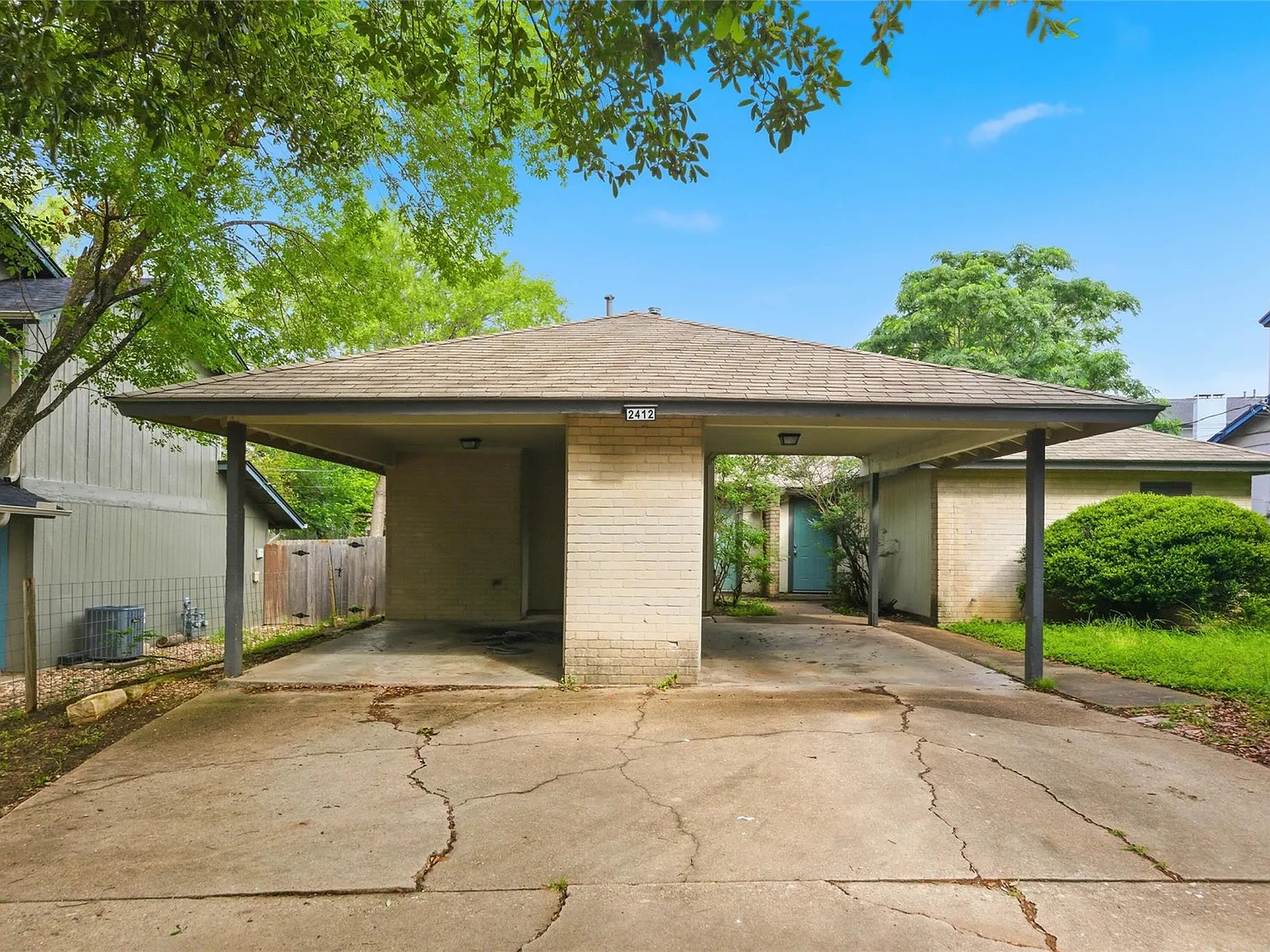 2 bed, 1.0 bath, 884 sqft, $1,395 — Photo 2