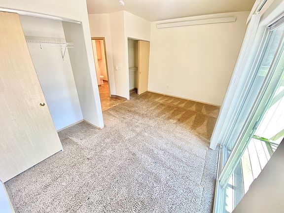 3rd image of 1673 NW Portland Ave #12