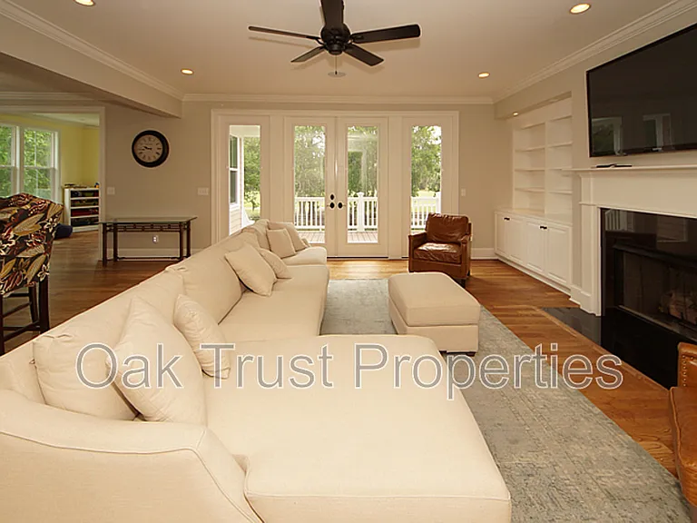 125 Brogun Ln — Photo 9