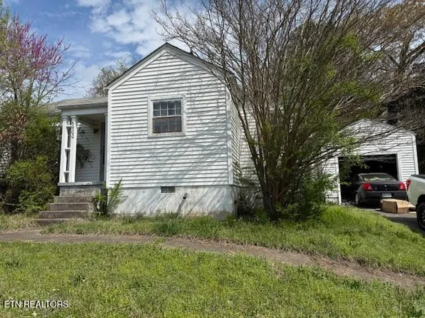 5900 Grove Dr, Knoxville, TN 37918