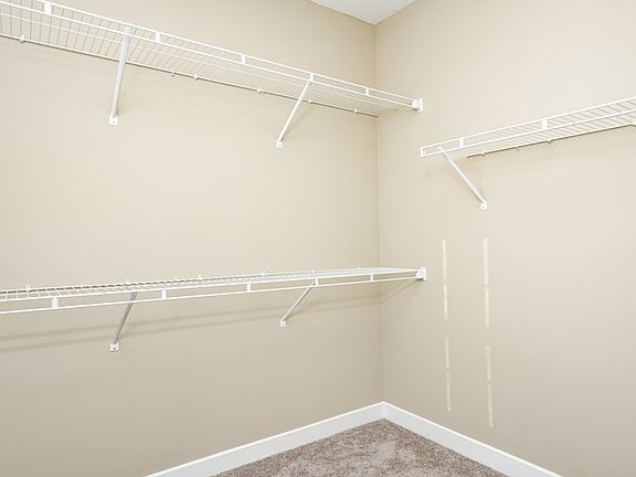 4th image of 2652 E Cathcart St #1502