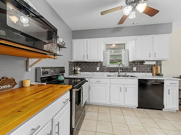 2nd image of 414 Silverlake Ave
