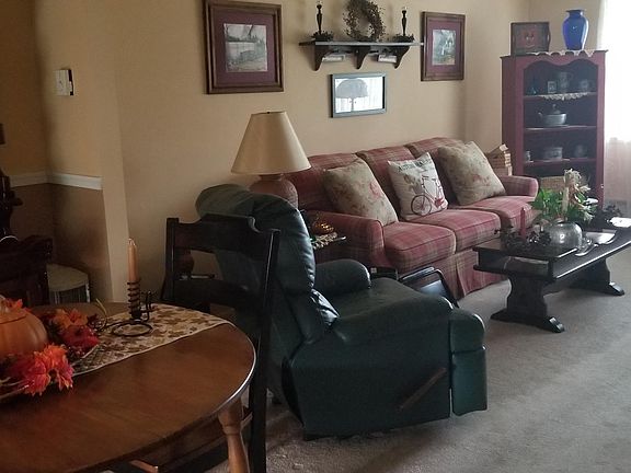 3rd image of 13 Whitmore Ct