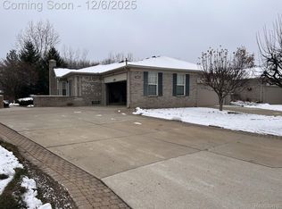 17662 Port Salem Dr #44, Macomb, MI 48044