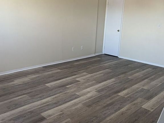 2nd image of 2823 Breezewood Ave