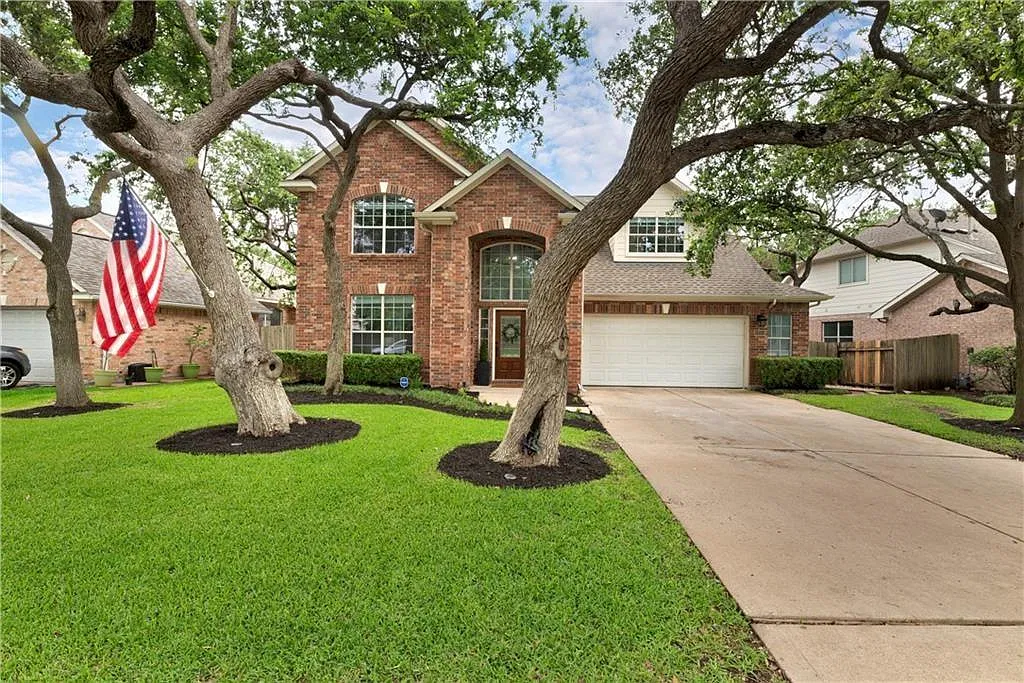 5 bed, 2.5 bath, 3028 sqft, $3,000 — Photo 2