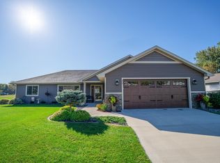 609 Loretta Cir, Spicer, MN 56288